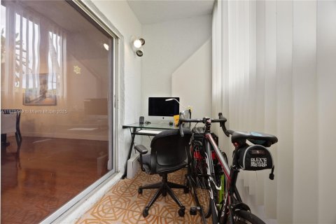 Купить кондоминиум в Норт-Лодердейл, Флорида 1 спальня, 80.82м2, № 1928731 - фото 10