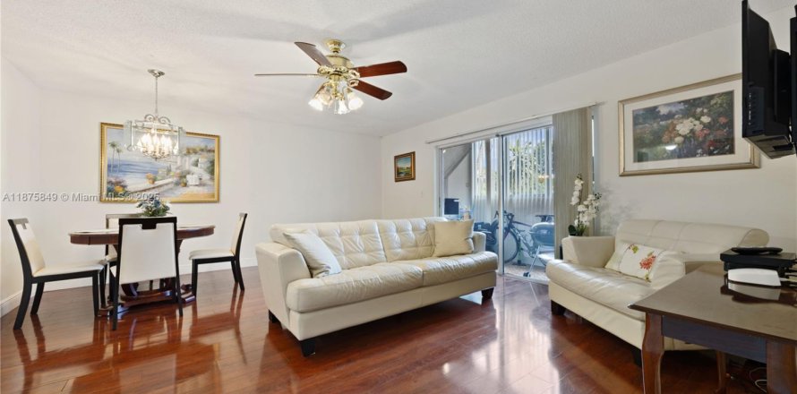 Кондоминиум с 1 спальней в Норт-Лодердейл, Флорида № 1928731