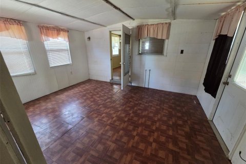 Casa en venta en Zephyrhills, Florida, 2 dormitorios, 82.87 m2 № 2097236 - foto 5