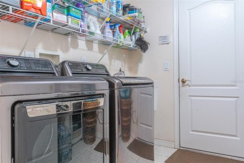 Купить виллу или дом в Сеффнер, Флорида 3 комнаты, 387.68м2, № 2117556 - фото 26