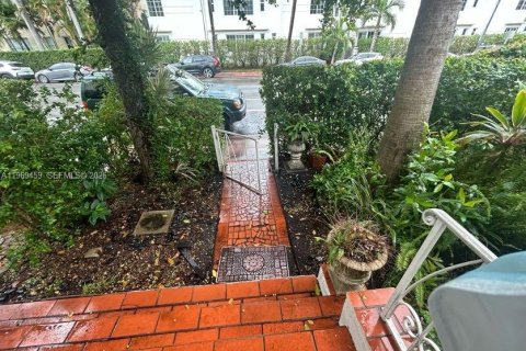 House in Miami Beach, Florida 1 bedroom, 60.85 sq.m. № 2030048 - photo 14