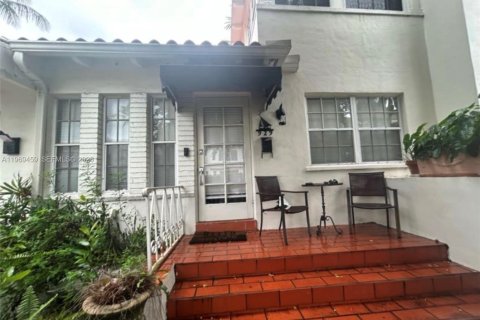 House in Miami Beach, Florida 1 bedroom, 60.85 sq.m. № 2030048 - photo 2
