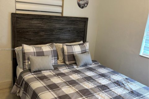 House in Fort Lauderdale, Florida 3 bedrooms, 92.9 sq.m. № 1950323 - photo 5