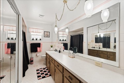 House in Orlando, Florida 4 bedrooms, 182.92 sq.m. № 1622772 - photo 14