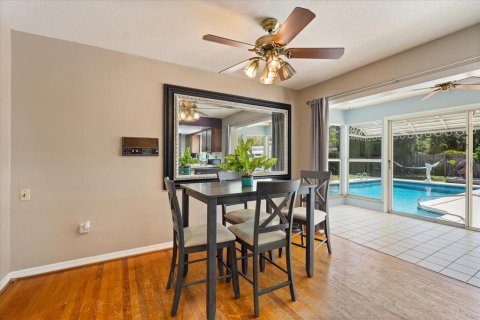House in Orlando, Florida 4 bedrooms, 182.92 sq.m. № 1622772 - photo 24