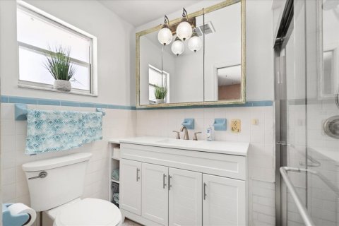 House in Orlando, Florida 4 bedrooms, 182.92 sq.m. № 1622772 - photo 8