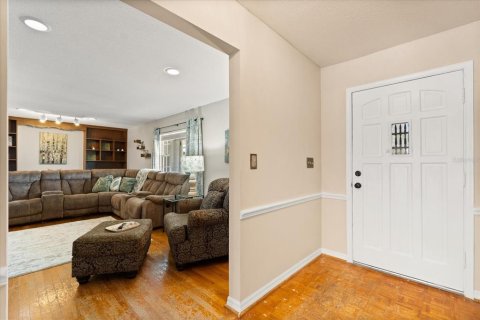 House in Orlando, Florida 4 bedrooms, 182.92 sq.m. № 1622772 - photo 3