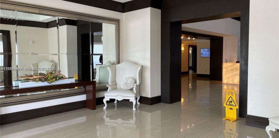 Condominio en Sunny Isles Beach, Florida, 3 dormitorios  № 2045200