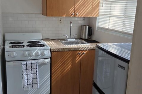 Villa ou maison à louer à Hollywood, Floride: 123.37 m2 № 1976629 - photo 2