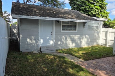 Villa ou maison à louer à Hollywood, Floride: 123.37 m2 № 1976629 - photo 10