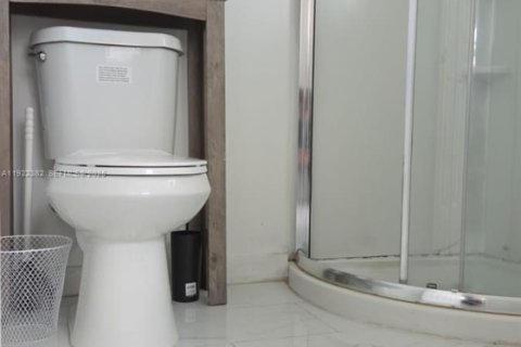 Villa ou maison à louer à Hollywood, Floride: 123.37 m2 № 1976629 - photo 9