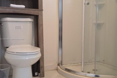 Villa ou maison à louer à Hollywood, Floride: 123.37 m2 № 1976629 - photo 3