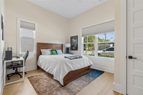 House in Tampa, Florida 5 bedrooms, 380.43 sq.m. № 2231602 - photo 19