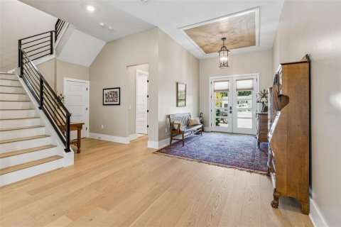 House in Tampa, Florida 5 bedrooms, 380.43 sq.m. № 2231602 - photo 6