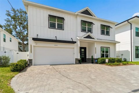 House in Tampa, Florida 5 bedrooms, 380.43 sq.m. № 2231602 - photo 2