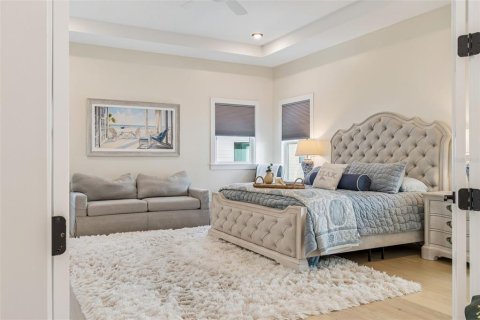 House in Tampa, Florida 5 bedrooms, 380.43 sq.m. № 2231602 - photo 23