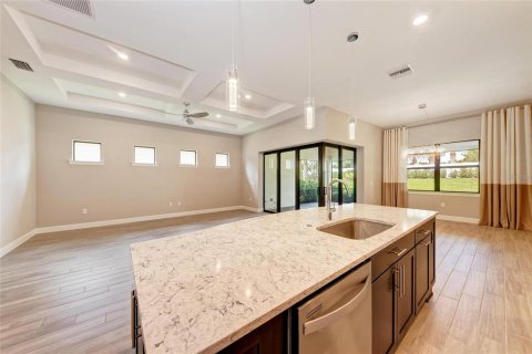 House in Sarasota, Florida 3 bedrooms, 186.45 sq.m. № 1801906 - photo 14