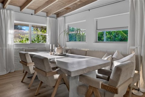 House in Fort Lauderdale, Florida 3 bedrooms, 135.27 sq.m. № 2062618 - photo 9
