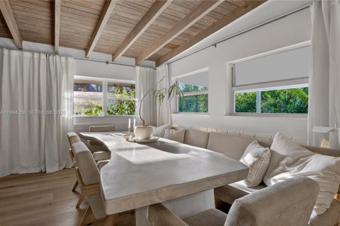 House in Fort Lauderdale, Florida 3 bedrooms, 135.27 sq.m. № 2062618 - photo 11