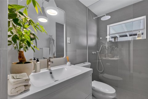 House in Fort Lauderdale, Florida 3 bedrooms, 135.27 sq.m. № 2062618 - photo 17