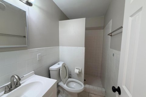 Снять в аренду таунхаус в Уэст-Палм-Бич, Флорида 3 комнаты, 89.37м2, № 2177023 - фото 4