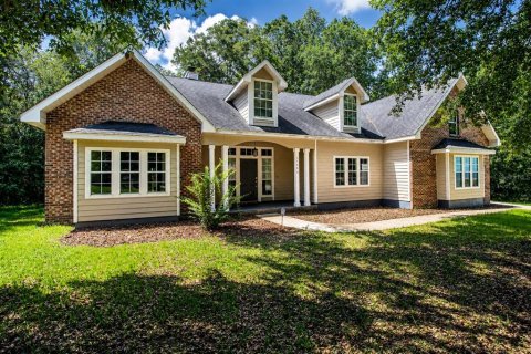 Casa en Gainesville, Florida 5 dormitorios, 227.61 m2 № 2225518
