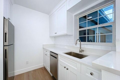 Купить кондоминиум в Сент-Пит-Бич, Флорида 6 комнат, 75.72м2, № 2142465 - фото 12