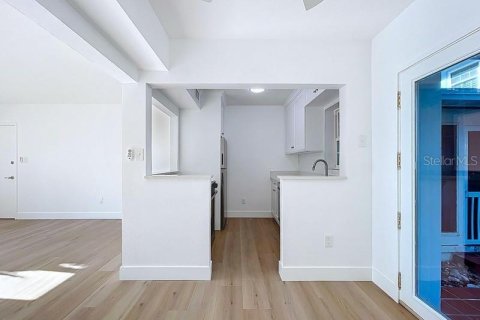 Купить кондоминиум в Сент-Пит-Бич, Флорида 6 комнат, 75.72м2, № 2142465 - фото 11