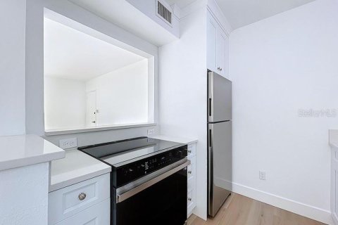 Купить кондоминиум в Сент-Пит-Бич, Флорида 6 комнат, 75.72м2, № 2142465 - фото 13