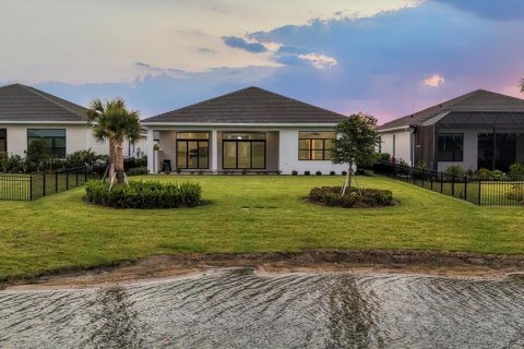 Villa ou maison à vendre à Sarasota, Floride: 3 chambres, 284.84 m2 № 2134523 - photo 12