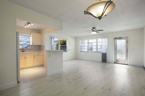 Condominio en alquiler en West Palm Beach, Florida, 1 dormitorio, 63.55 m2 № 2254532 - foto 4