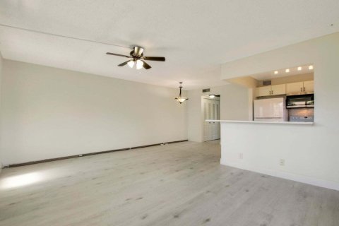 Condominio en alquiler en West Palm Beach, Florida, 1 dormitorio, 63.55 m2 № 2254532 - foto 2