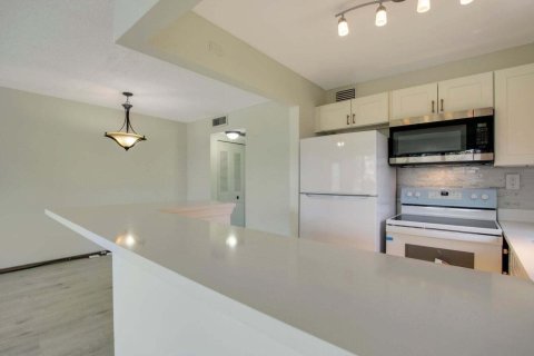 Condominio en alquiler en West Palm Beach, Florida, 1 dormitorio, 63.55 m2 № 2254532 - foto 8