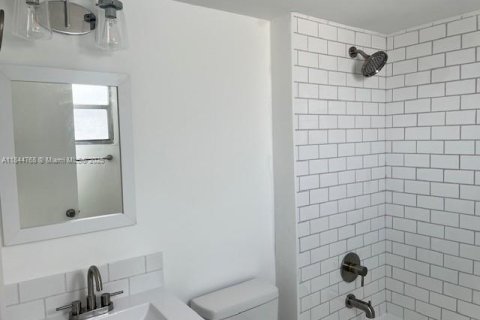Condominio en venta en Oakland Park, Florida, 2 dormitorios, 90.58 m2 № 1841146 - foto 6