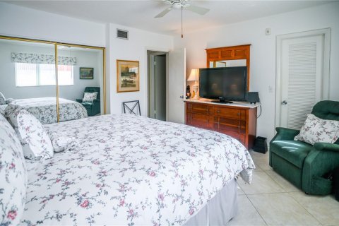 Condo in Hallandale Beach, Florida, 1 bedroom  № 1703013 - photo 23
