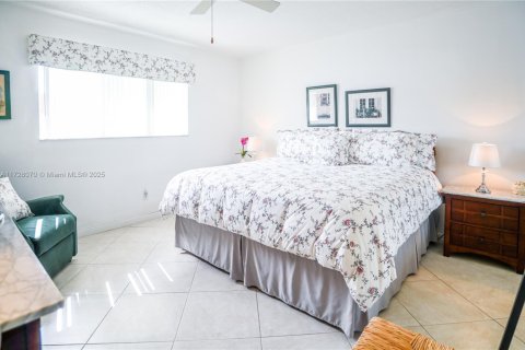 Condo in Hallandale Beach, Florida, 1 bedroom  № 1703013 - photo 21
