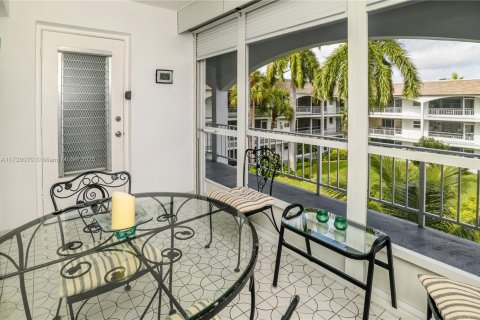 Condo in Hallandale Beach, Florida, 1 bedroom  № 1703013 - photo 5