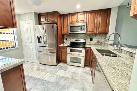 Condominio en venta en Lauderhill, Florida, 2 dormitorios, 92.9 m2 № 1786980 - foto 7