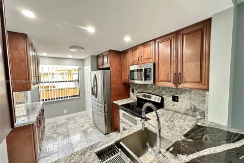 Condominio en venta en Lauderhill, Florida, 2 dormitorios, 92.9 m2 № 1786980 - foto 9