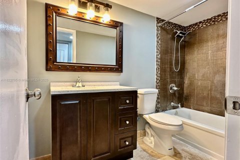 Condominio en venta en Lauderhill, Florida, 2 dormitorios, 92.9 m2 № 1786980 - foto 15