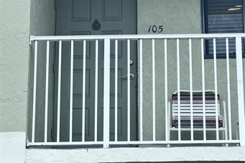 Condo in Punta Gorda, Florida, 2 bedrooms № 2104879 - photo 3