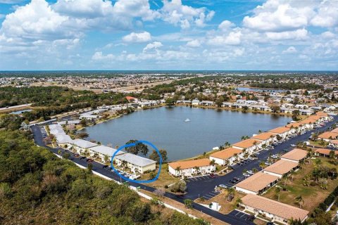 Condo in Punta Gorda, Florida, 2 bedrooms № 2104879 - photo 4