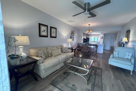 Condo in Punta Gorda, Florida, 2 bedrooms № 2104879 - photo 9