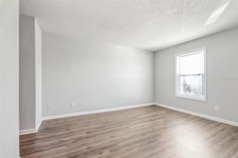 Condo in Saint Petersburg, Florida, 2 bedrooms  № 1719502 - photo 28