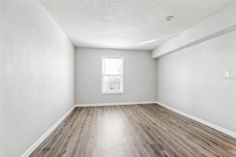 Condo in Saint Petersburg, Florida, 2 bedrooms  № 1719502 - photo 27