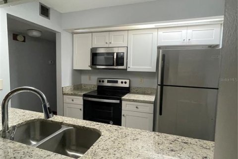 Condo in Tampa, Florida, 2 bedrooms  № 1289795 - photo 3