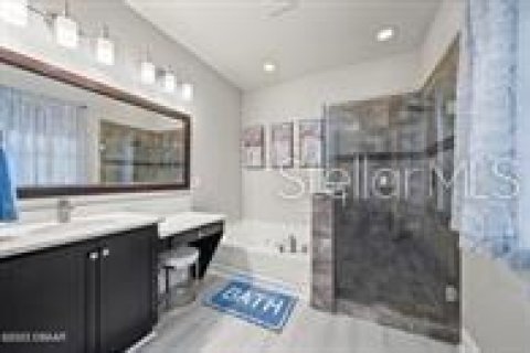 Casa en alquiler en Daytona Beach, Florida, 4 dormitorios, 184.23 m2 № 1743040 - foto 21