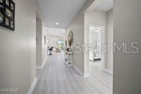 Casa en alquiler en Daytona Beach, Florida, 4 dormitorios, 184.23 m2 № 1743040 - foto 4