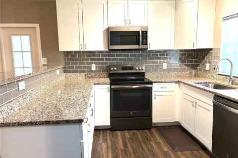 Casa en venta en Tampa, Florida, 3 dormitorios, 164.07 m2 № 1831860 - foto 10