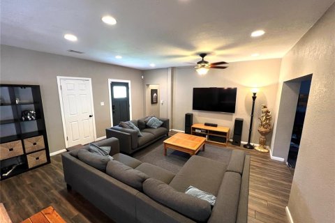 Casa en venta en Tampa, Florida, 3 dormitorios, 164.07 m2 № 1831860 - foto 5
